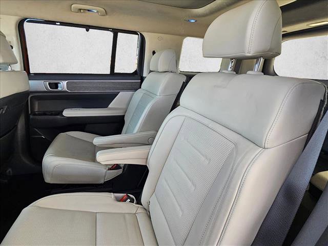 Used 2025 Hyundai Santa Fe Calligraphy image 23