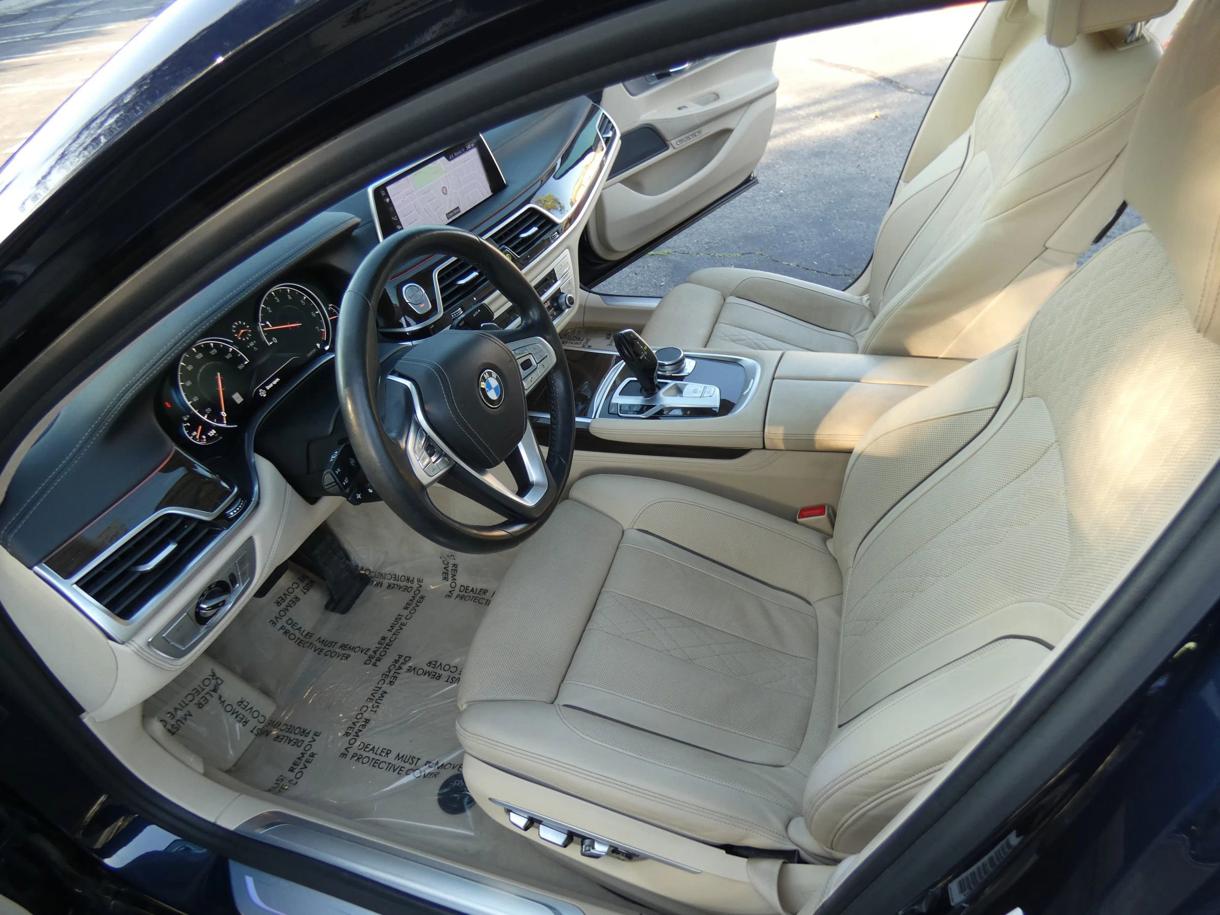 Used 2016 BMW 750i xDrive image 65