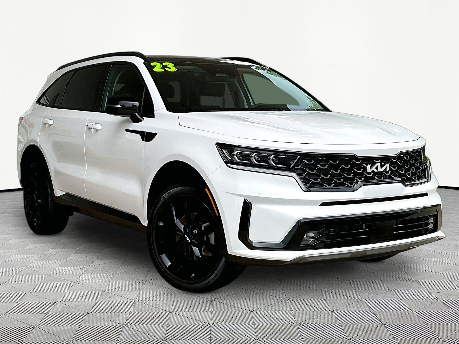 Used 2023 Kia Sorento SX AWD/4WD image 3