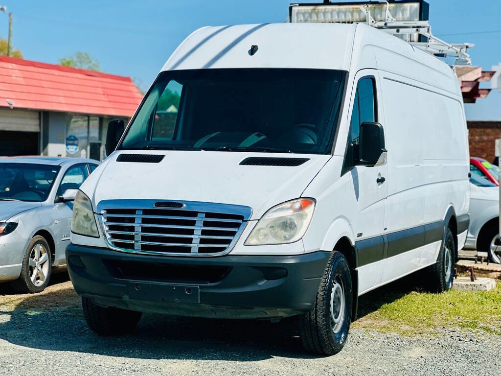 Used 2011 Freightliner Sprinter 2500 image 3