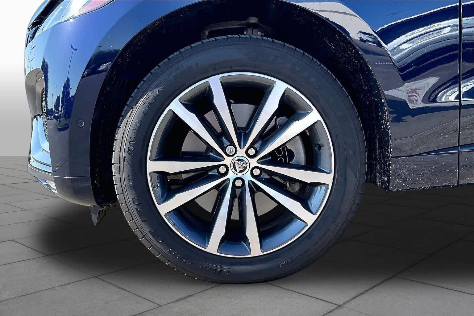 Used 2026 Jaguar F-PACE R-Dynamic S AWD/4WD image 10