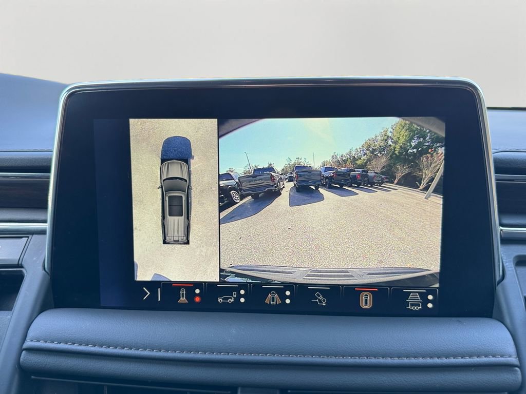 Used 2024 Chevrolet Suburban High Country image 26