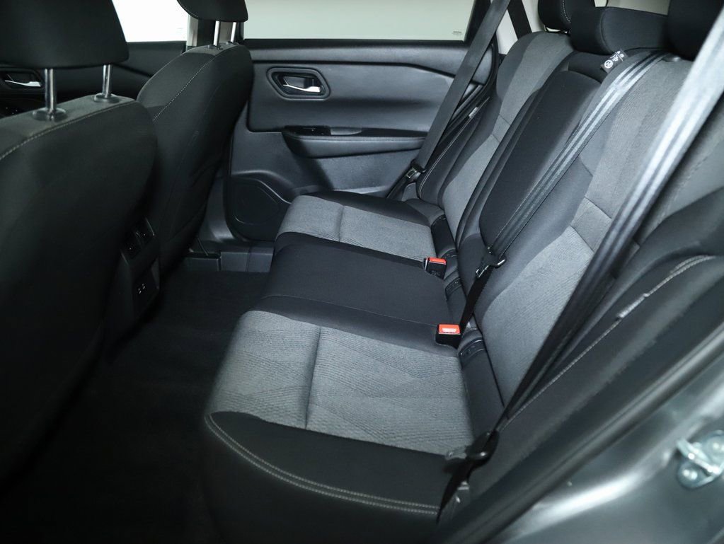 Used 2025 Nissan Rogue SV image 14