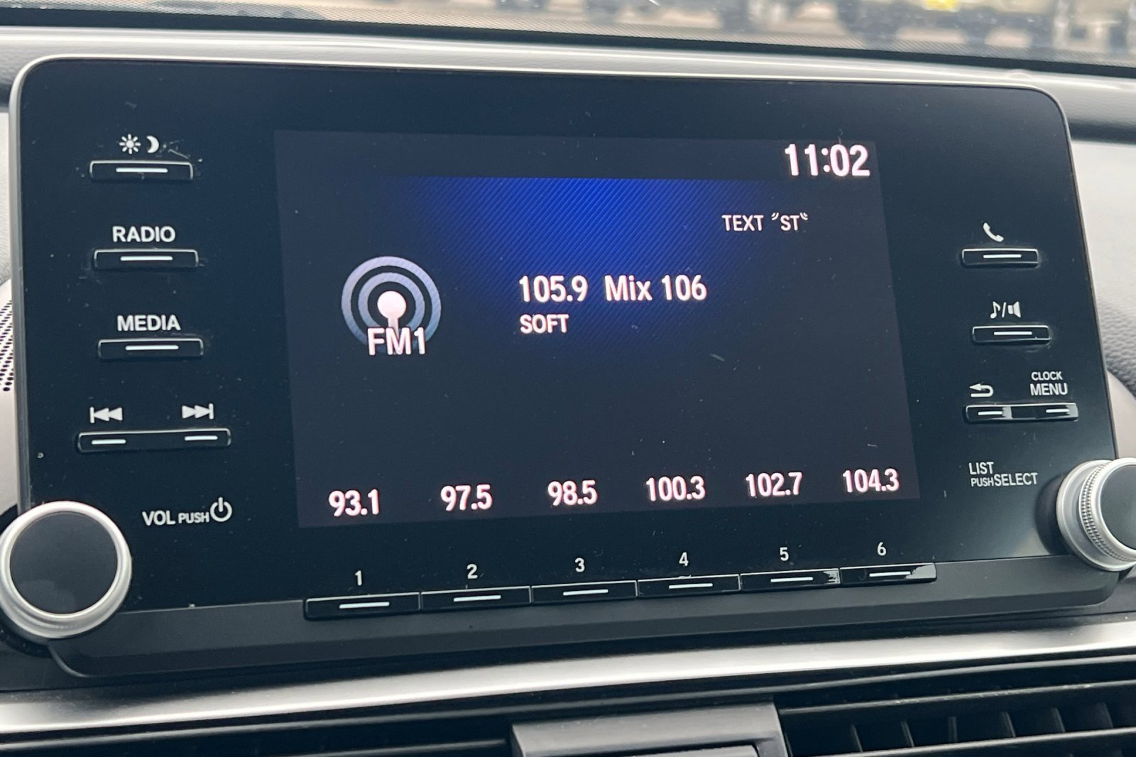 Used 2018 Honda Accord LX image 14