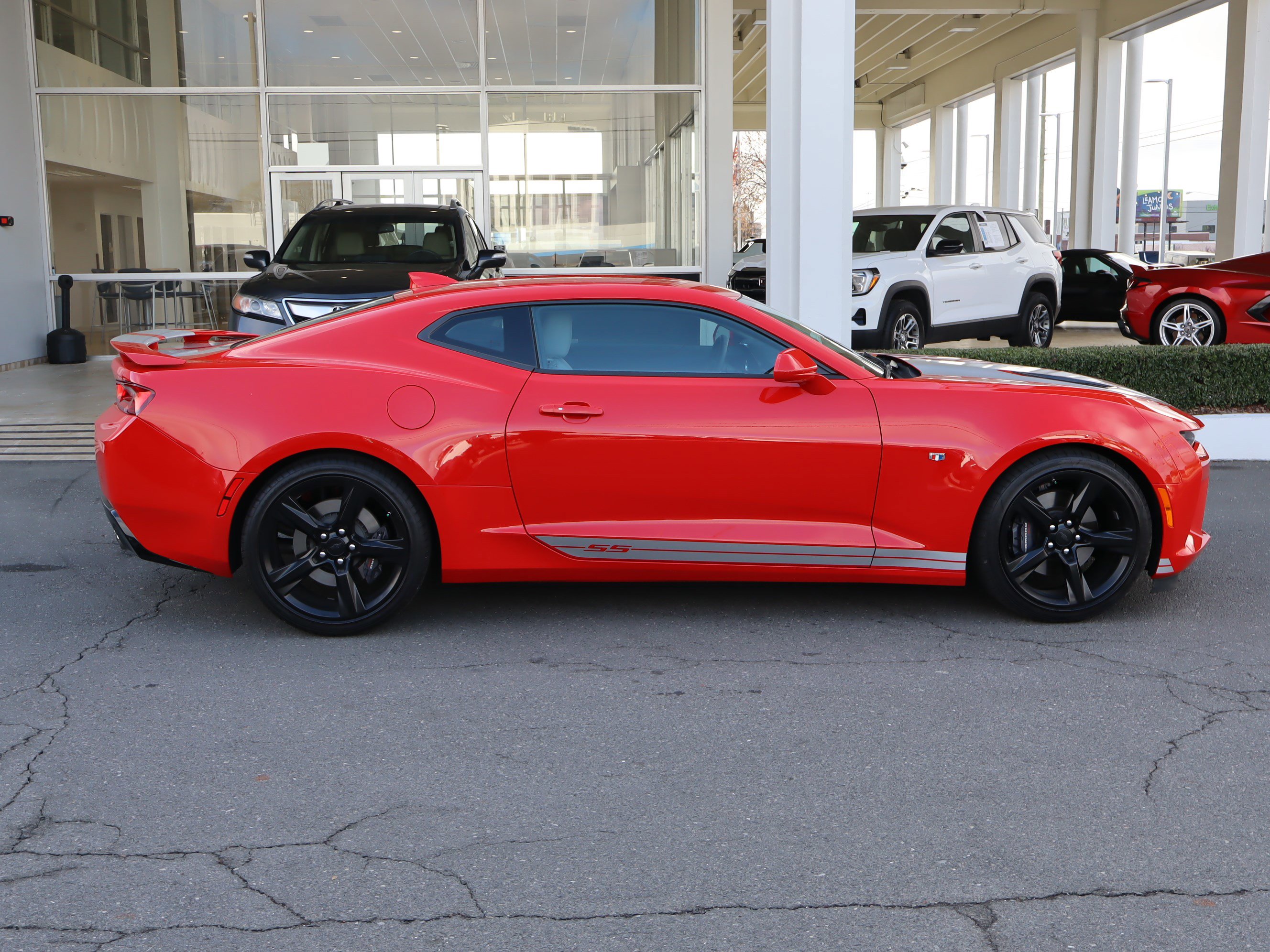 Used 2018 Chevrolet Camaro SS image 11
