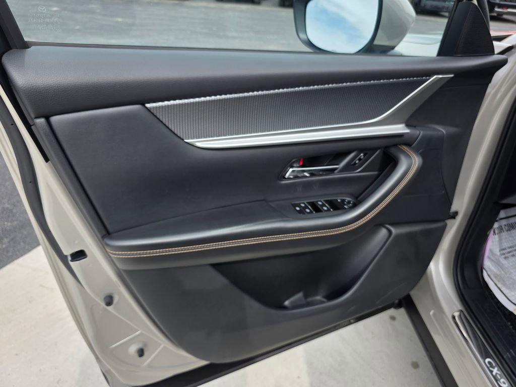 New 2025 MAZDA CX-90 Plug-In Hybrid w/ Preferred image 10