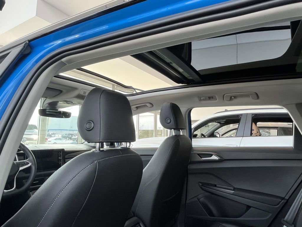 New 2025 Volkswagen Taos SE AWD/4WD image 11