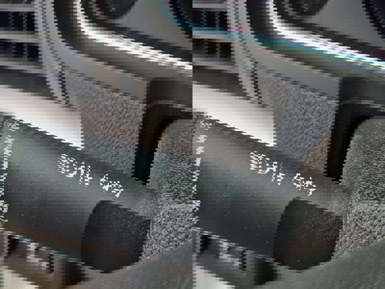 Used 2016 GMC Acadia SLT w/ Open Road Package AWD/4WD image 26