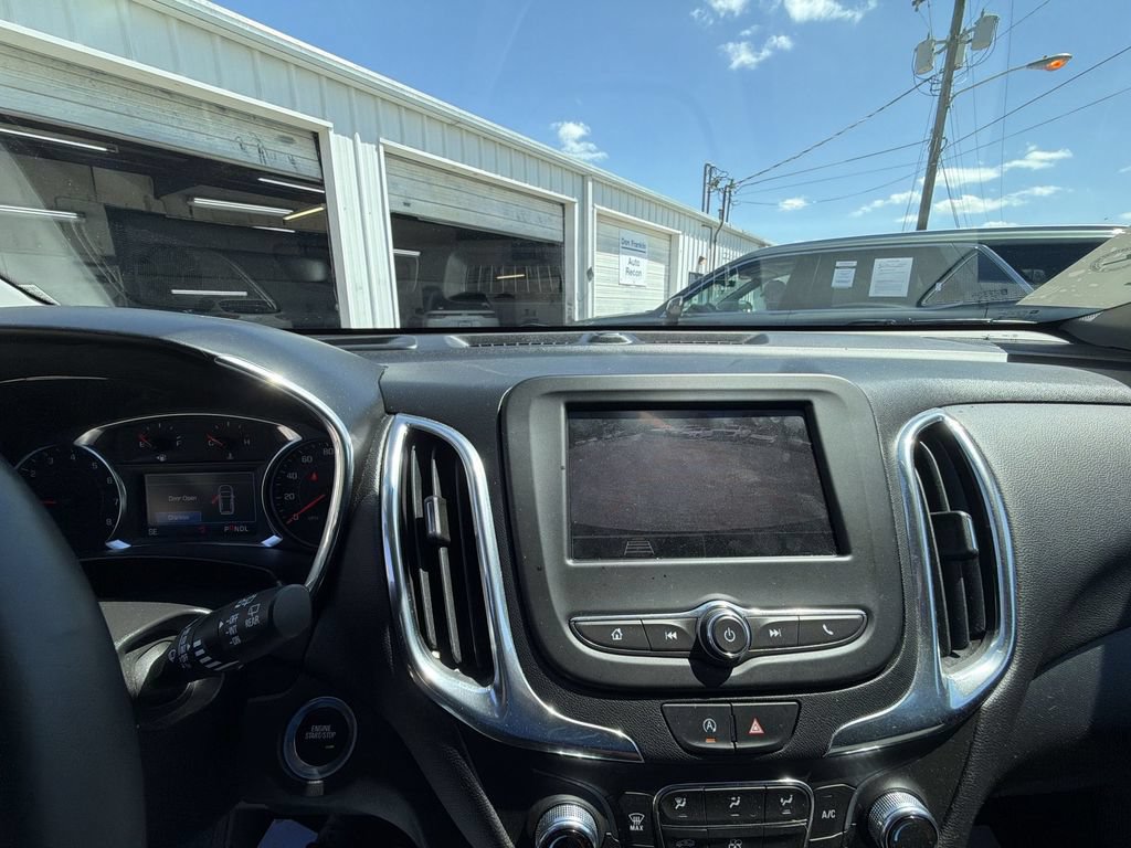 Used 2023 Chevrolet Equinox LT FWD image 17
