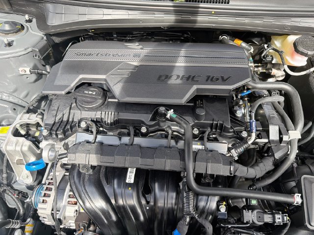 New 2026 Hyundai Elantra SEL Sport FWD image 31