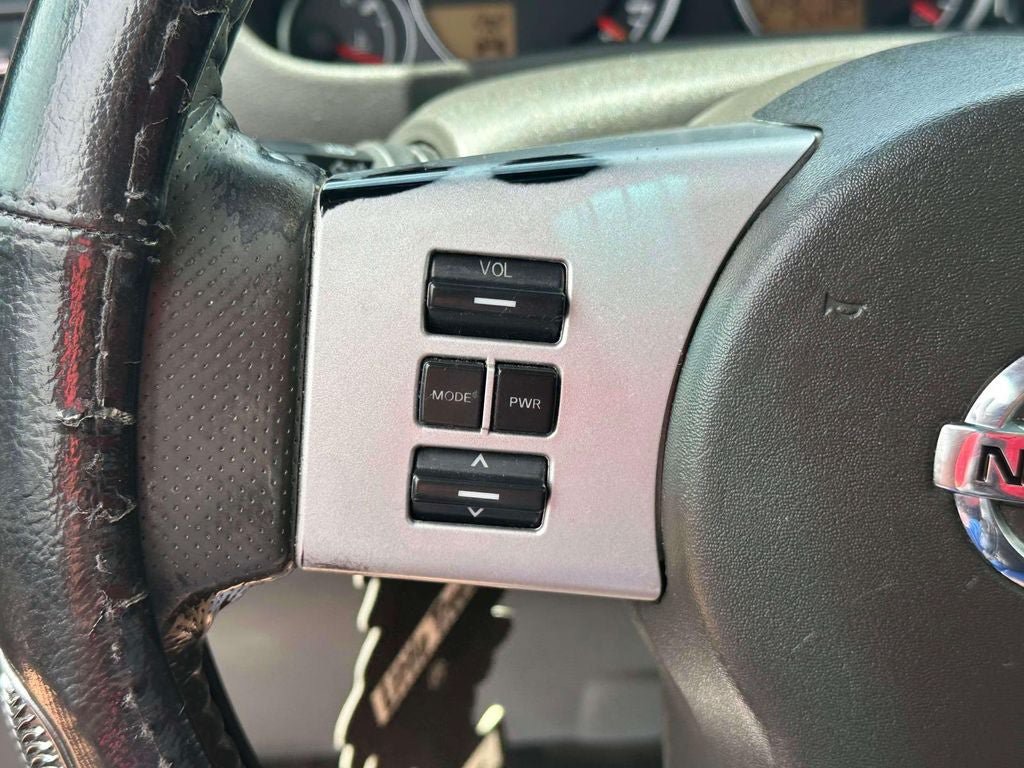Used 2008 Nissan Pathfinder LE AWD/4WD image 23