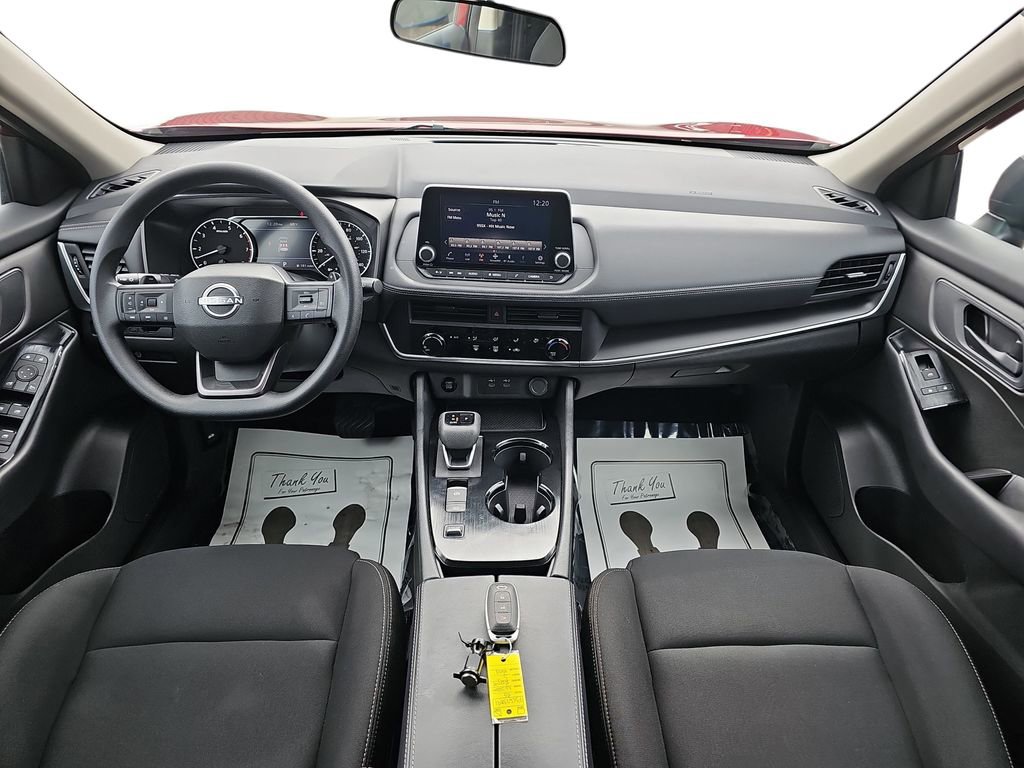 Used 2025 Nissan Rogue S image 12