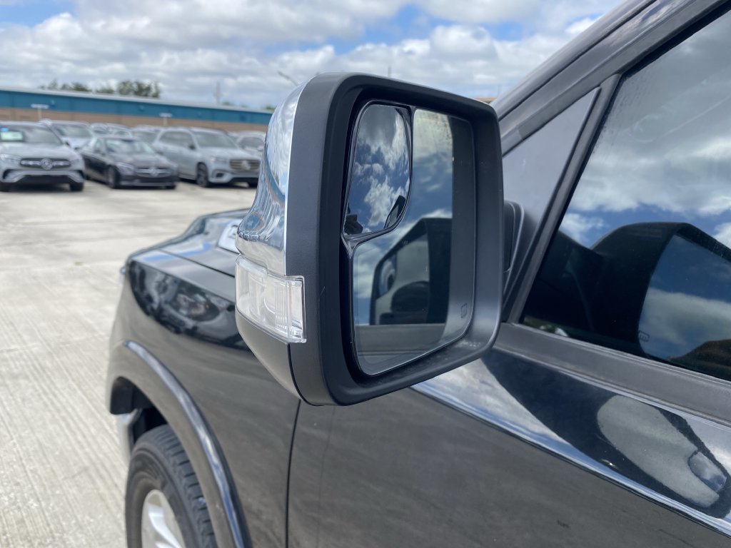 Used 2019 RAM 1500 Laramie AWD/4WD image 14