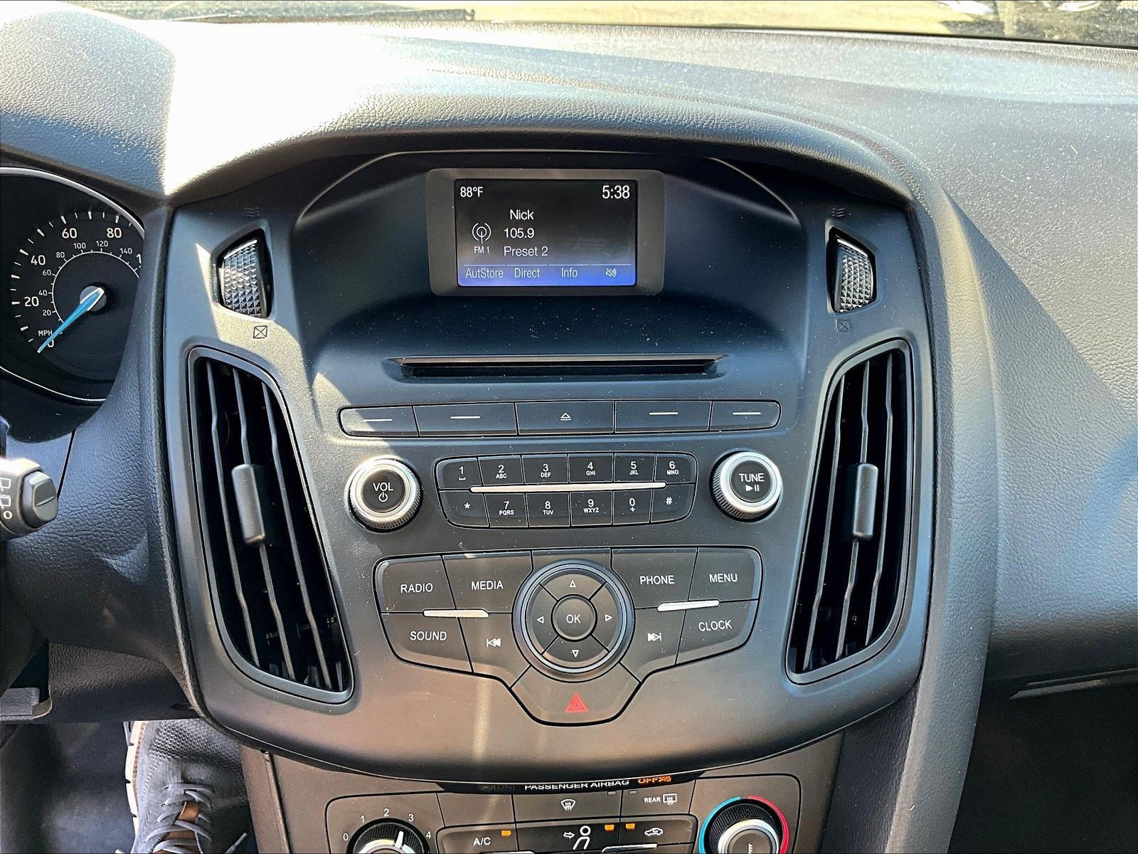 Used 2015 Ford Focus SE w/ SE Sport Package FWD image 14