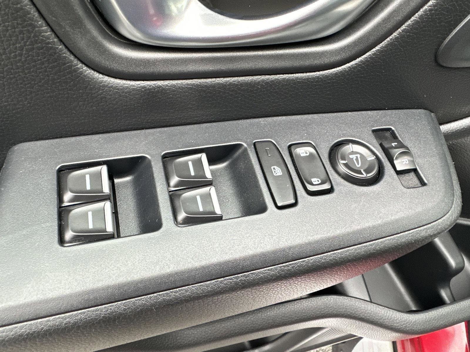 Certified 2025 Honda Pilot Touring image 11