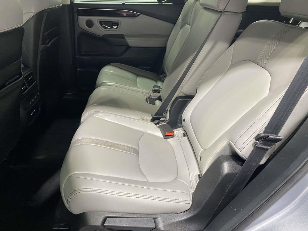 Used 2023 Honda Pilot EX-L image 11