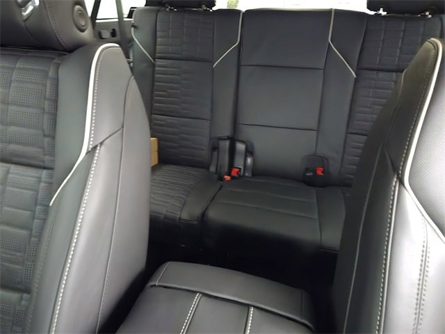 New 2026 Cadillac Escalade ESV V image 12