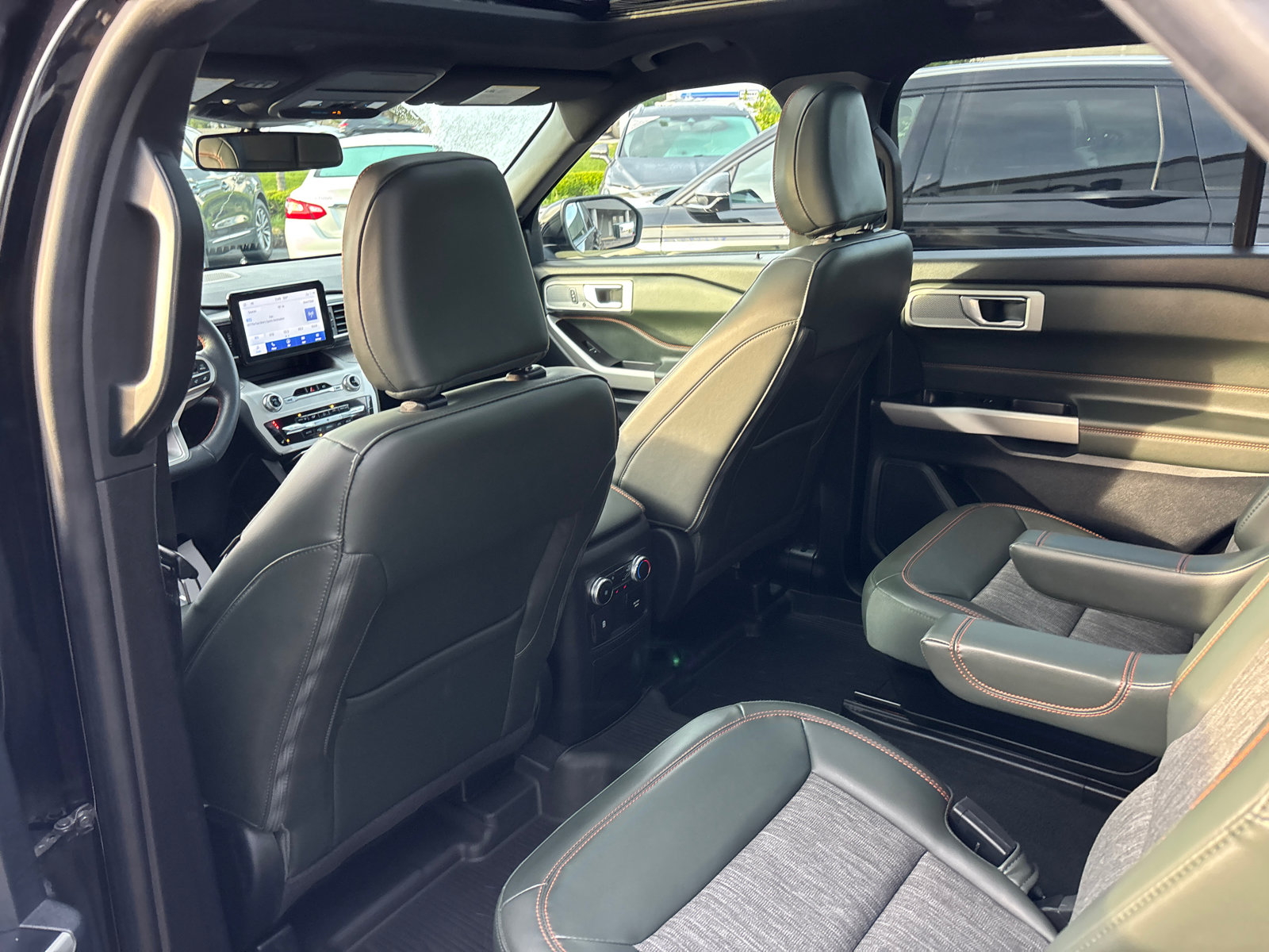 Used 2022 Ford Explorer Timberline w/ Timberline Technology Package AWD/4WD image 27
