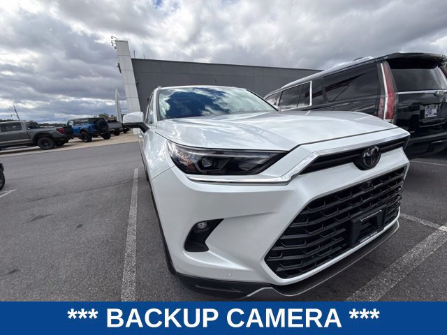Used 2024 Toyota Grand Highlander AWD image 3