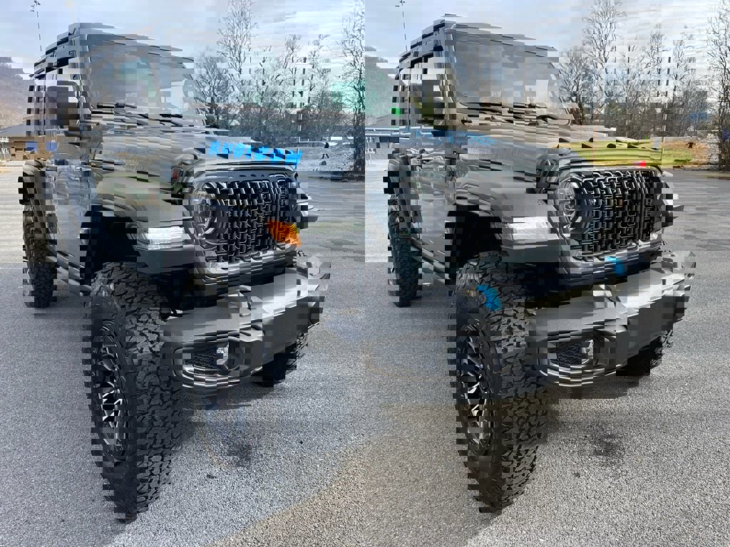 Used 2024 Jeep Wrangler Unlimited Rubicon w/ XTREMEE 35" Tire Package image 1