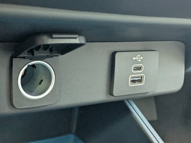 New 2025 Ford Maverick XLT w/ XLT Luxury Package image 23