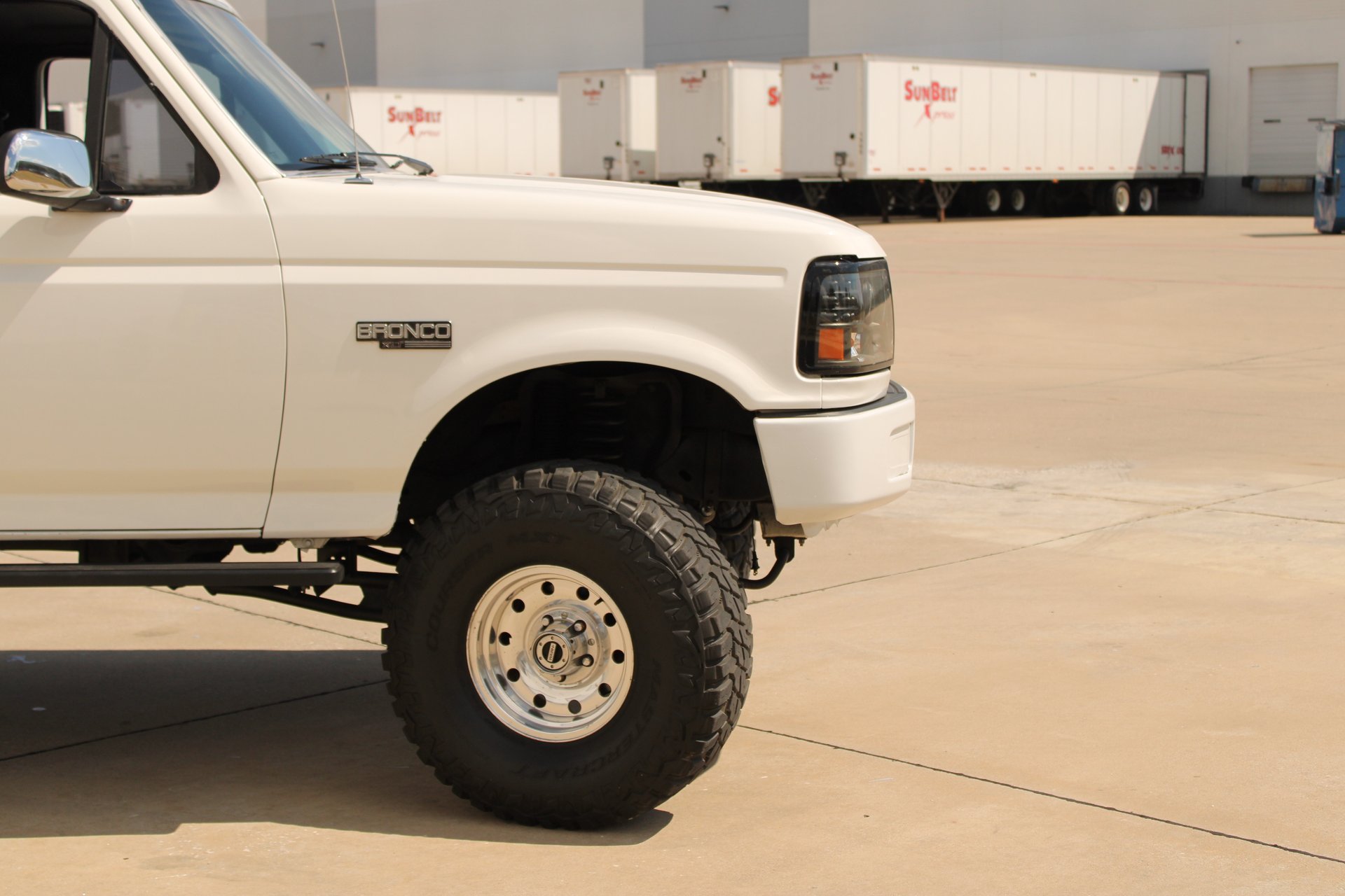 Used 1993 Ford Bronco XLT AWD/4WD image 34