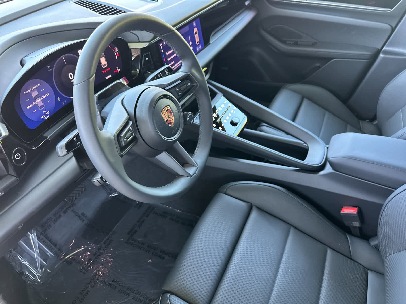 New 2026 Porsche Macan Electric RWD image 4