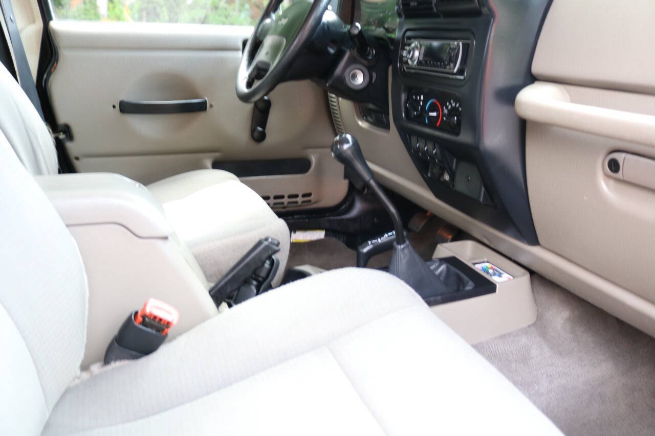 Used 2006 Jeep Wrangler X AWD/4WD image 6