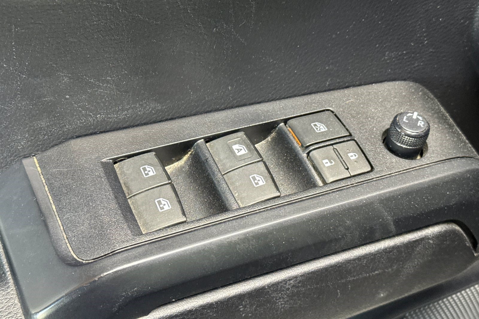 Used 2020 Toyota Tacoma SR AWD/4WD image 14