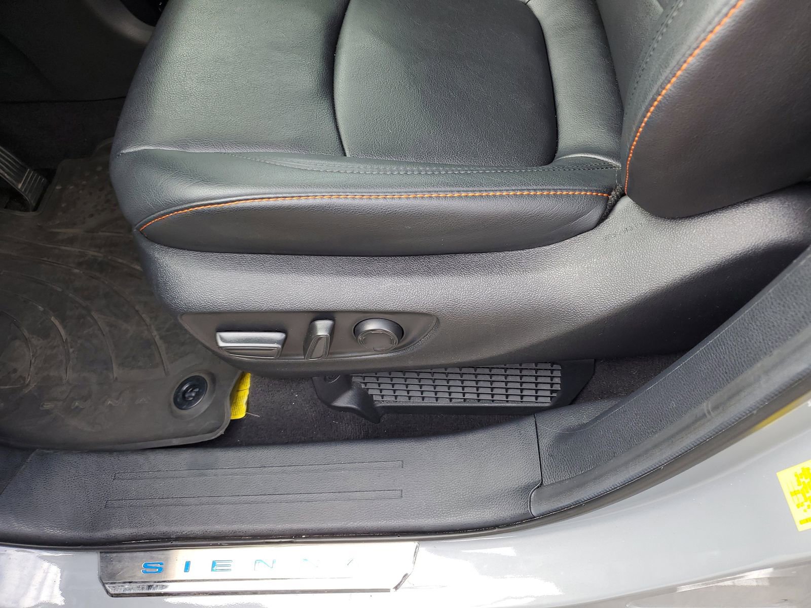 Used 2024 Toyota Sienna XSE image 20