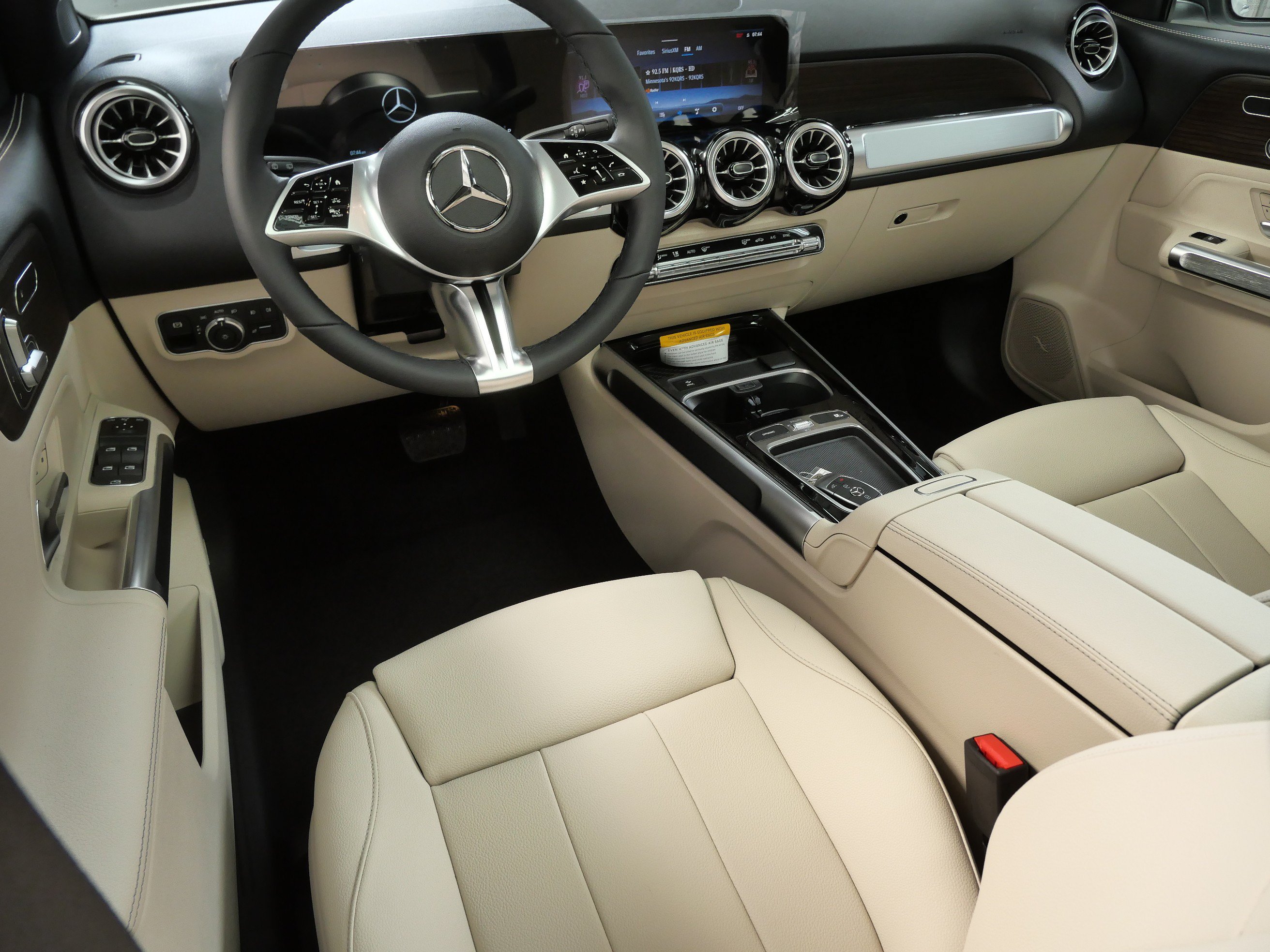 New 2026 Mercedes-Benz GLB 250 4MATIC image 2