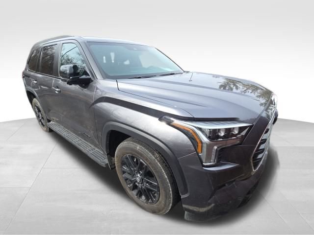 Used 2025 Toyota Sequoia Limited w/ Tow Technology Package image 11