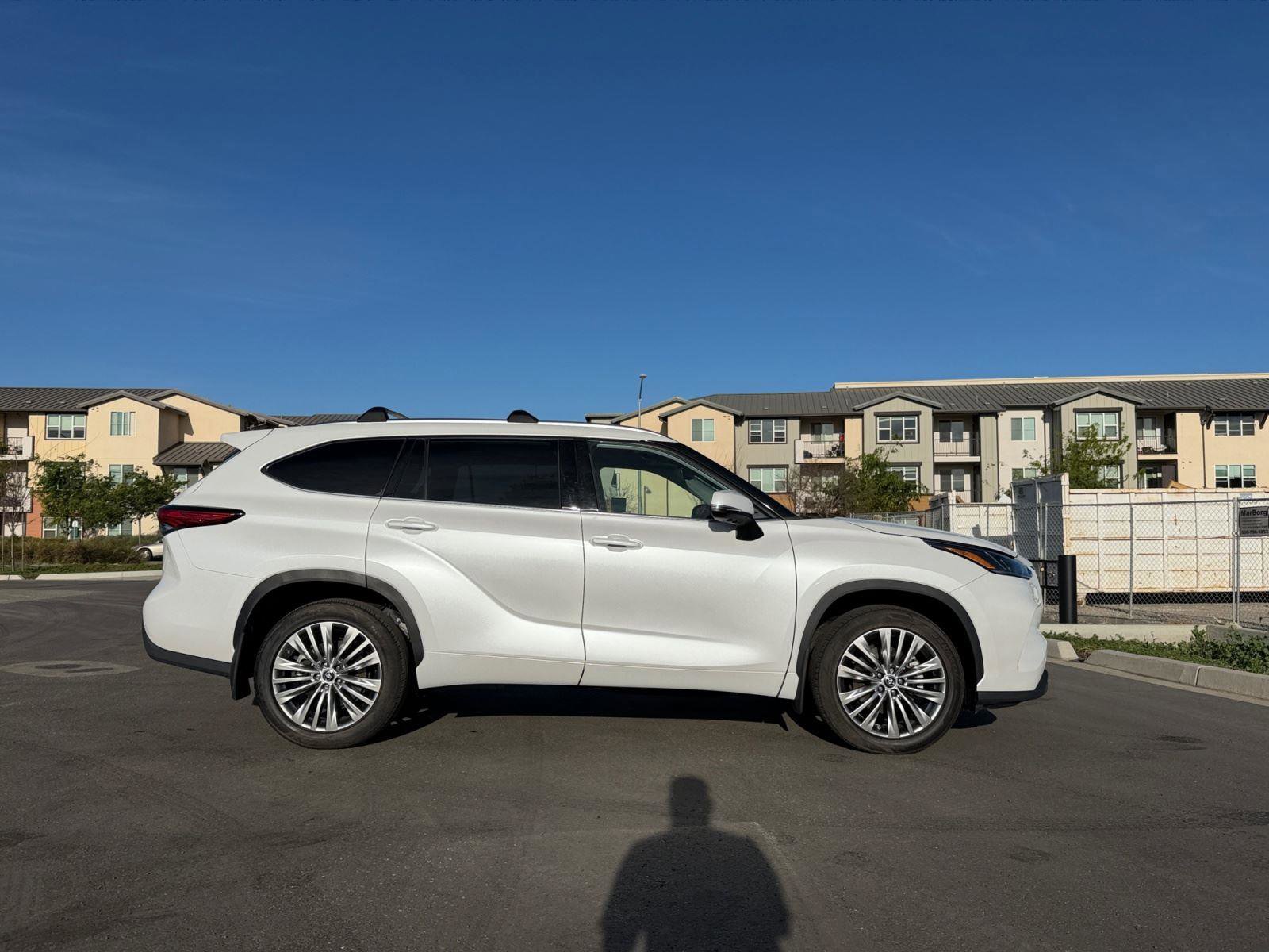 Used 2023 Toyota Highlander Platinum FWD image 21