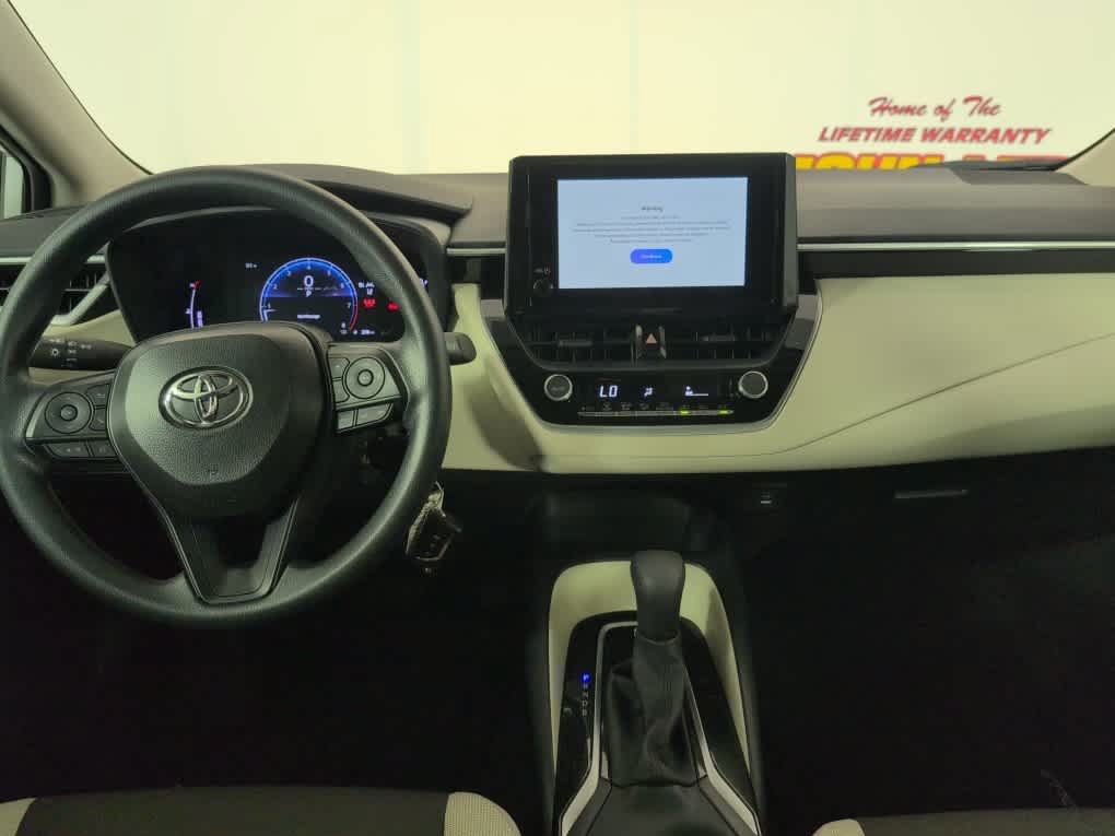 Used 2026 Toyota Corolla LE FWD image 4