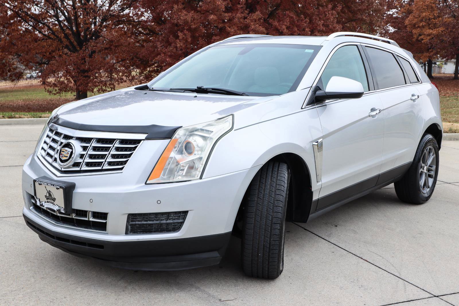 Used 2015 Cadillac SRX Luxury image 3