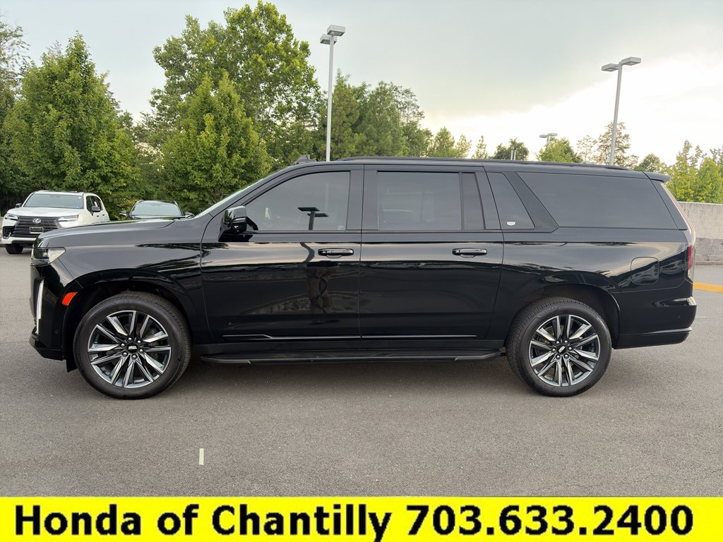 Used 2021 Cadillac Escalade ESV Sport AWD/4WD image 4