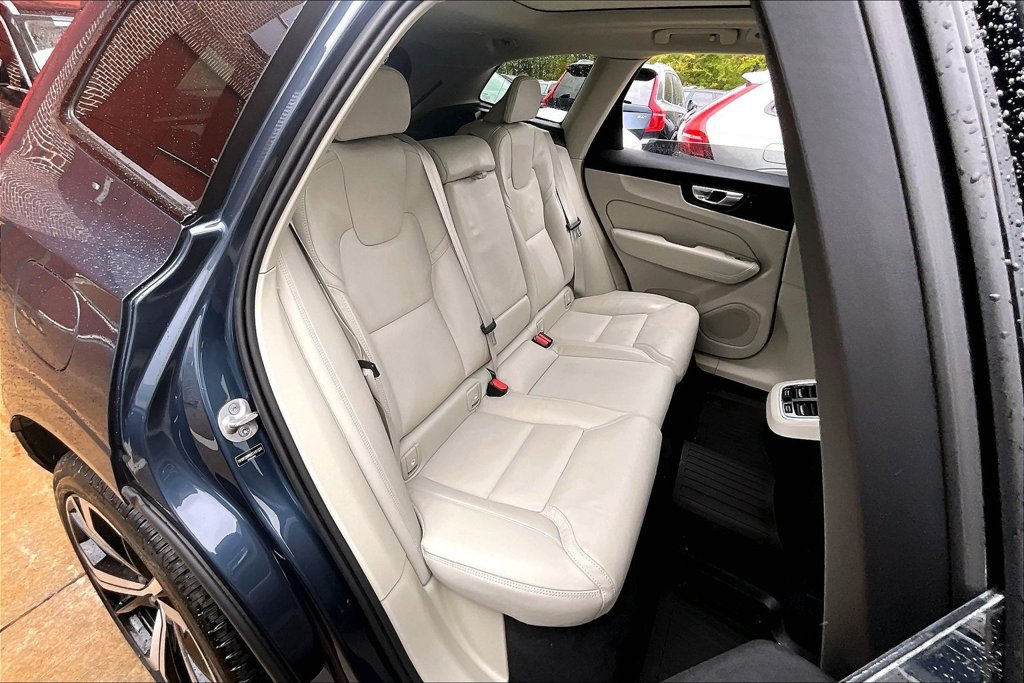 Certified 2025 Volvo XC60 B5 Ultra w/ Protection Package Premier AWD/4WD image 37