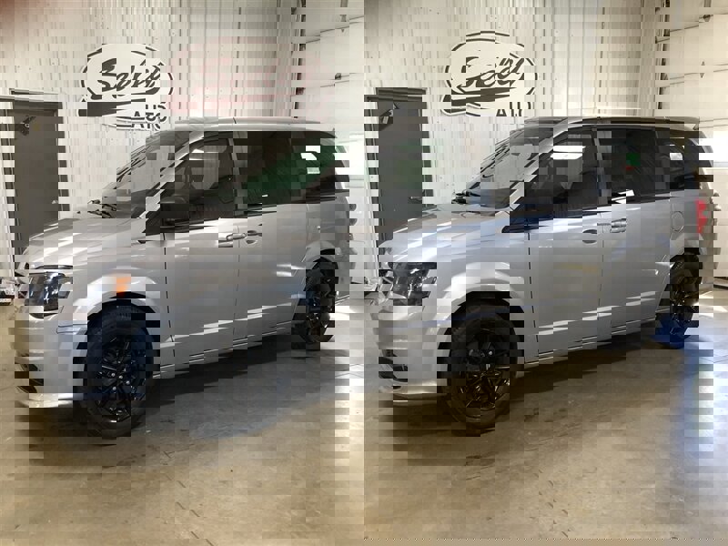 Used 2019 Dodge Grand Caravan GT image 1