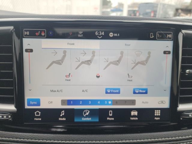 New 2026 Chrysler Pacifica Select w/ S Appearance Package image 5