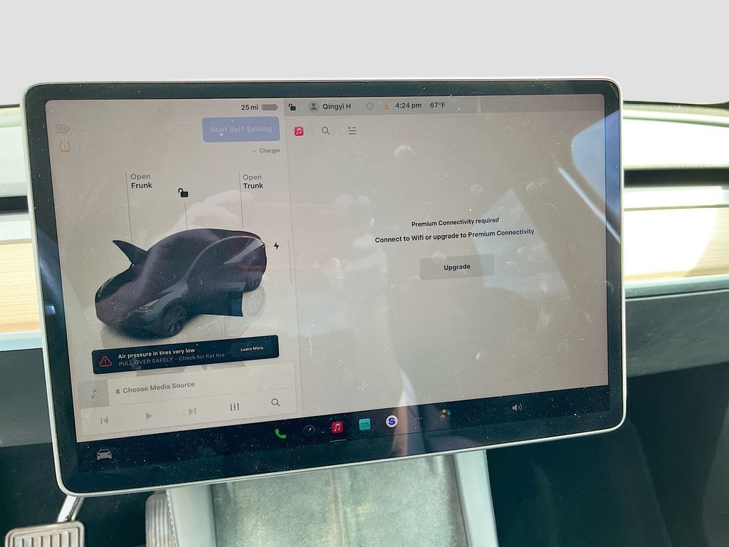 Used 2025 Tesla Model Y Long Range AWD/4WD image 17