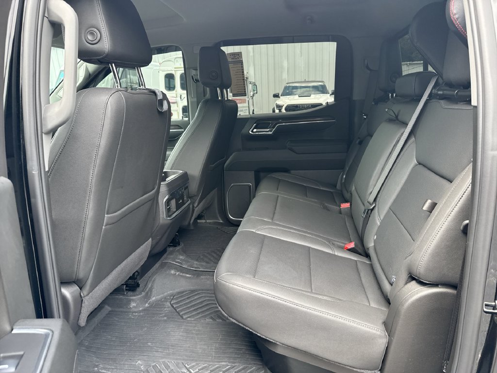 Used 2025 Chevrolet Silverado 1500 LTZ AWD/4WD image 28