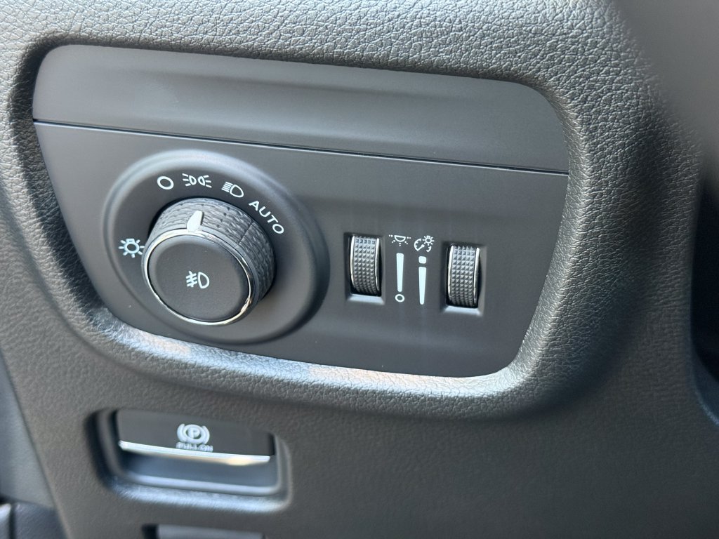 New 2027 Jeep Grand Cherokee Limited AWD/4WD image 19