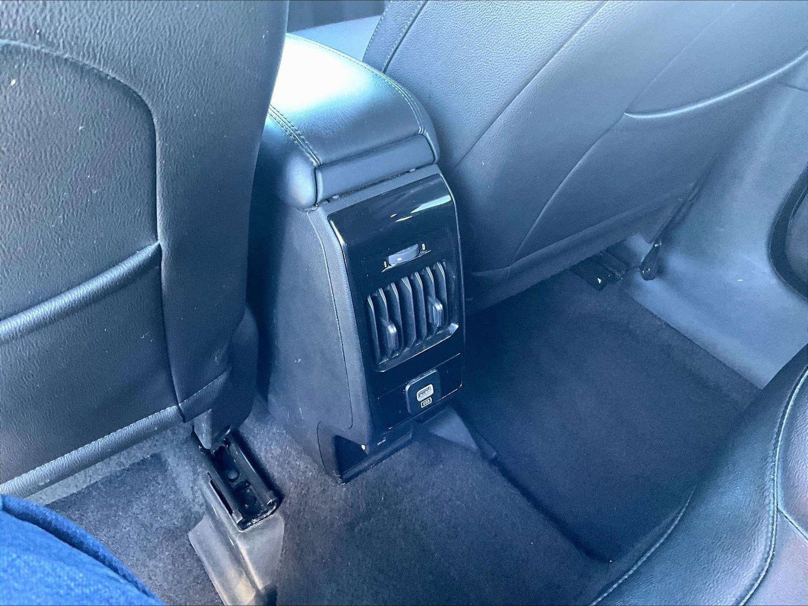 Used 2024 Jeep Compass Latitude AWD/4WD image 17