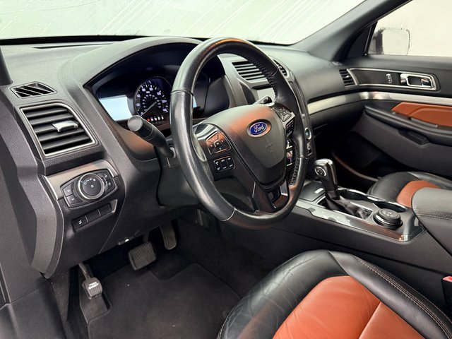 Used 2019 Ford Explorer XLT w/ Equipment Group 202A image 8