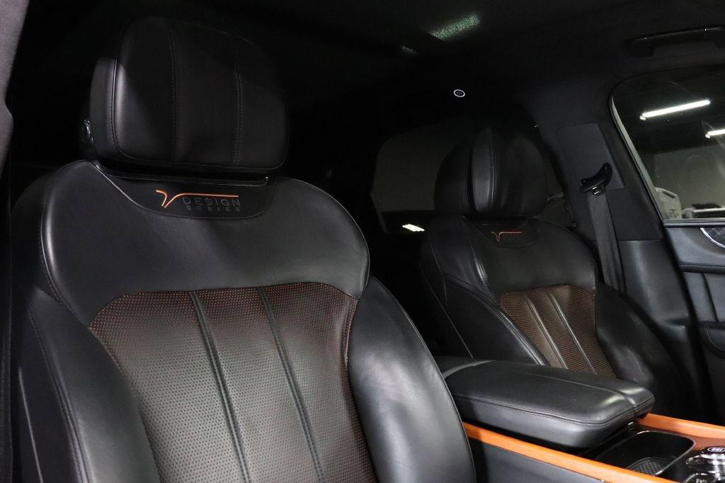 Used 2020 Bentley Bentayga Design Series image 29