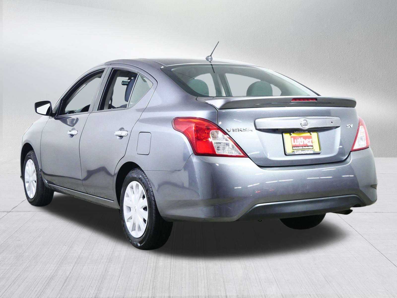 Used 2019 Nissan Versa SV image 5