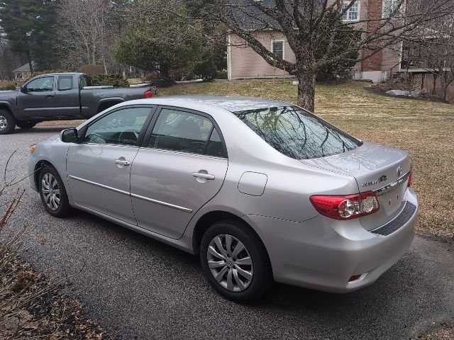 Used 2013 Toyota Corolla LE FWD image 4