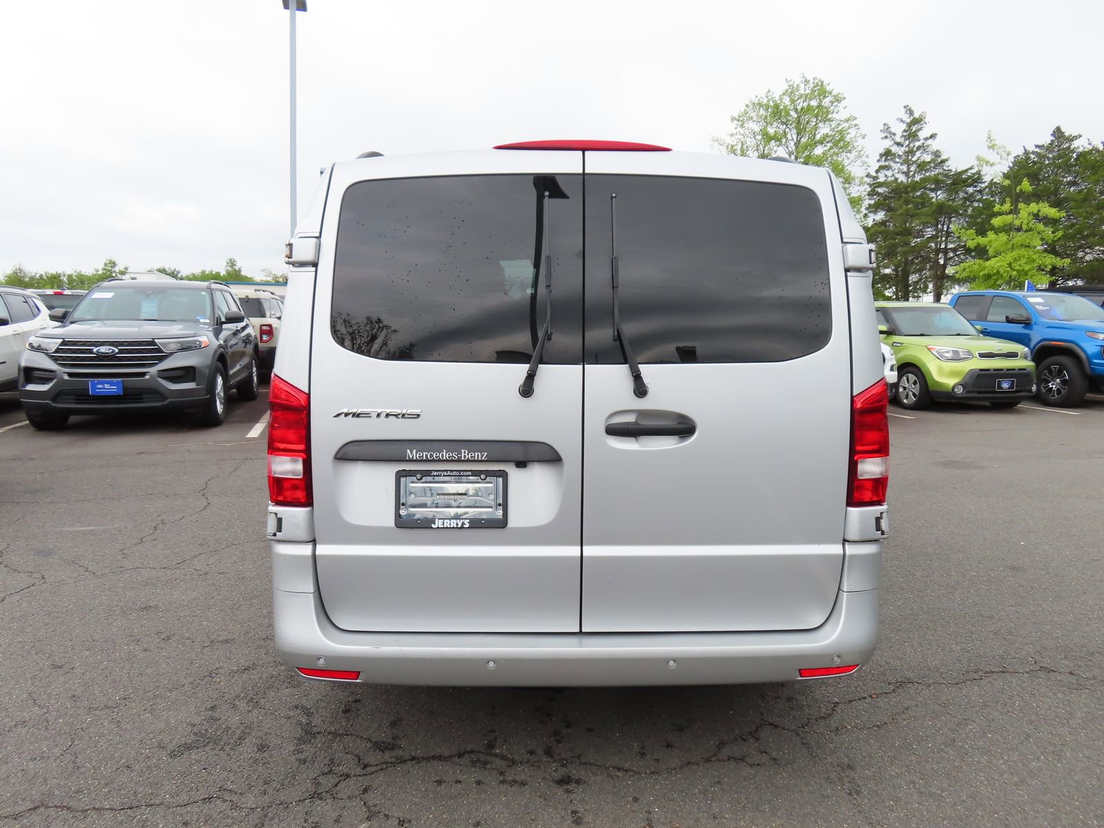Used 2016 Mercedes-Benz Metris Passenger image 8