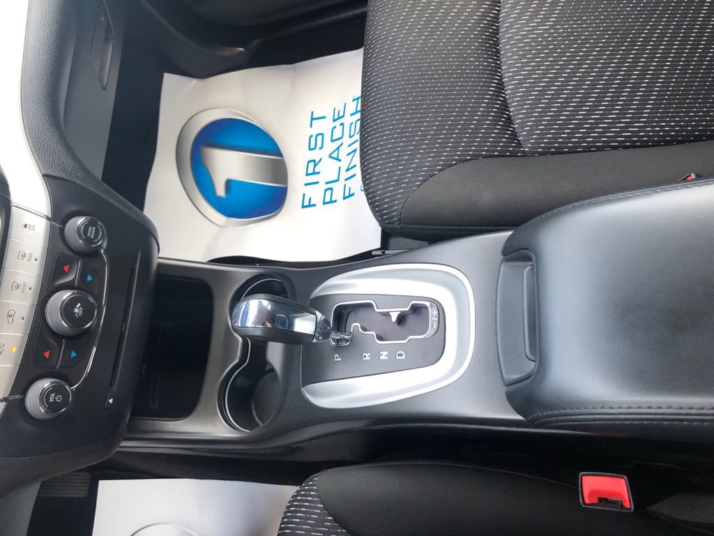 Used 2019 Dodge Journey SE w/ Connectivity Group FWD image 11