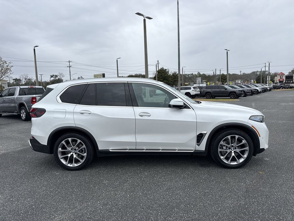 Used 2024 BMW X5 sDrive40i image 2